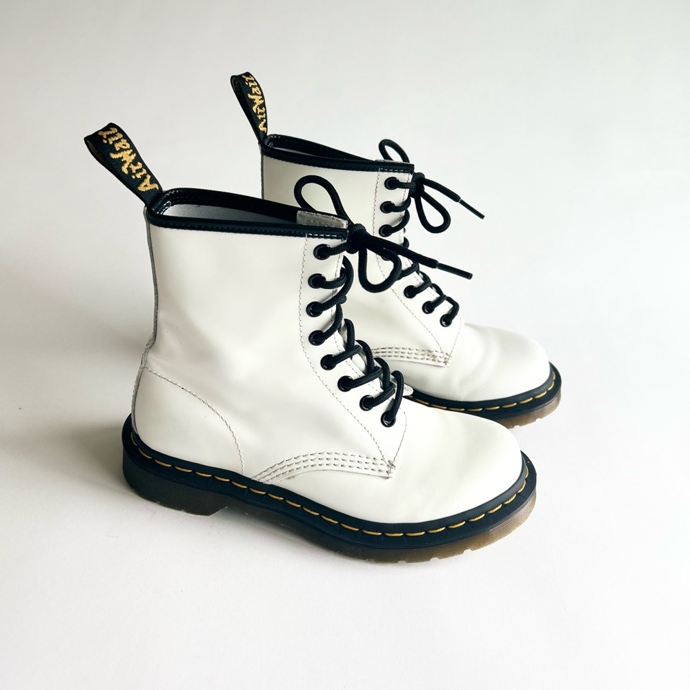 Dr. Martens 111821 White Leather Rubber Outsole Combat Boots size 7